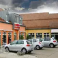 Schuhgeschäft Regenstauf – Ihr Experte für stilvolle und bequeme Schuhe: Schuh im Hof